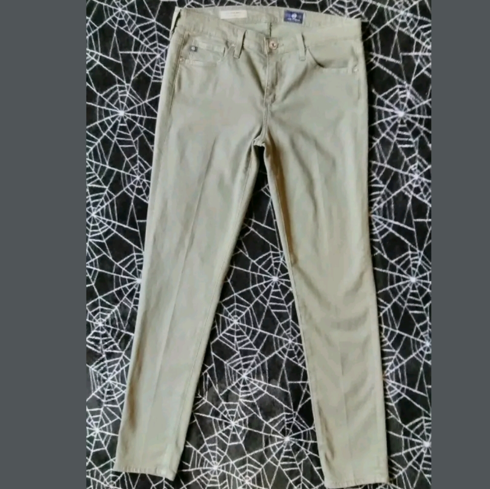 Anthropologie AG Jeans
The Stevie Ankle 27